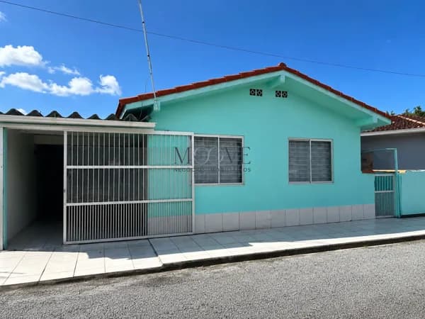Casa em Condomínio a 900 Metros do Mar em Matinhos
