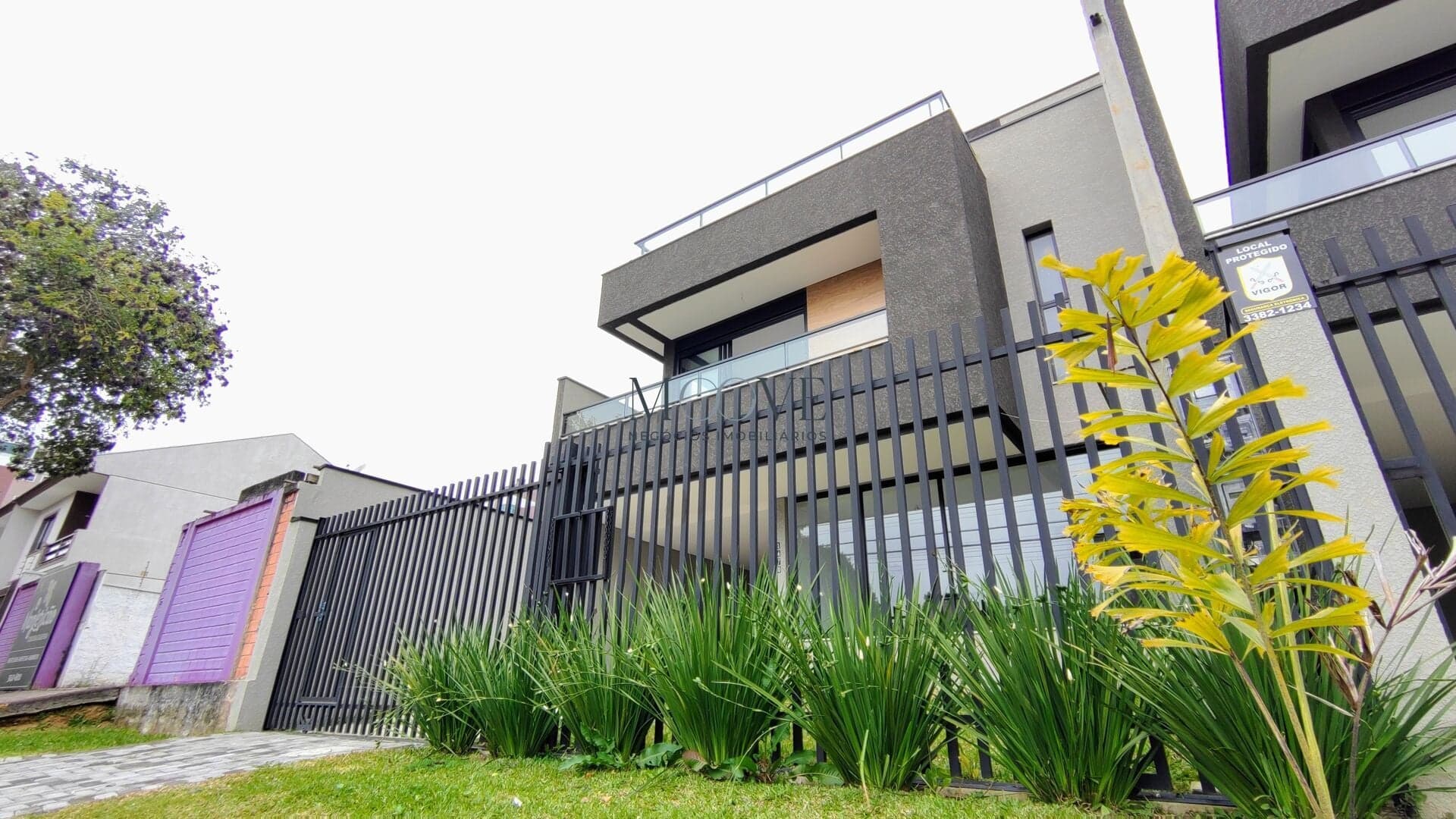 Sobrado - Triplex NOVO com 3 suítes no Centro de São José dos Pinhais