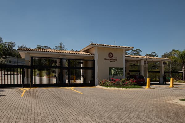 Casa à venda no bairro Jardim do Golf I em Jandira/SP