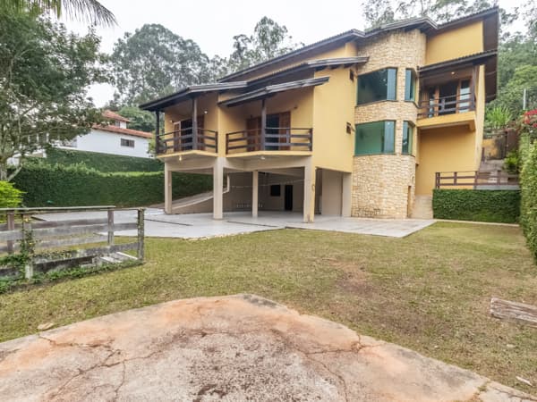 Casa à venda no bairro Jardim do Golf I em Jandira/SP