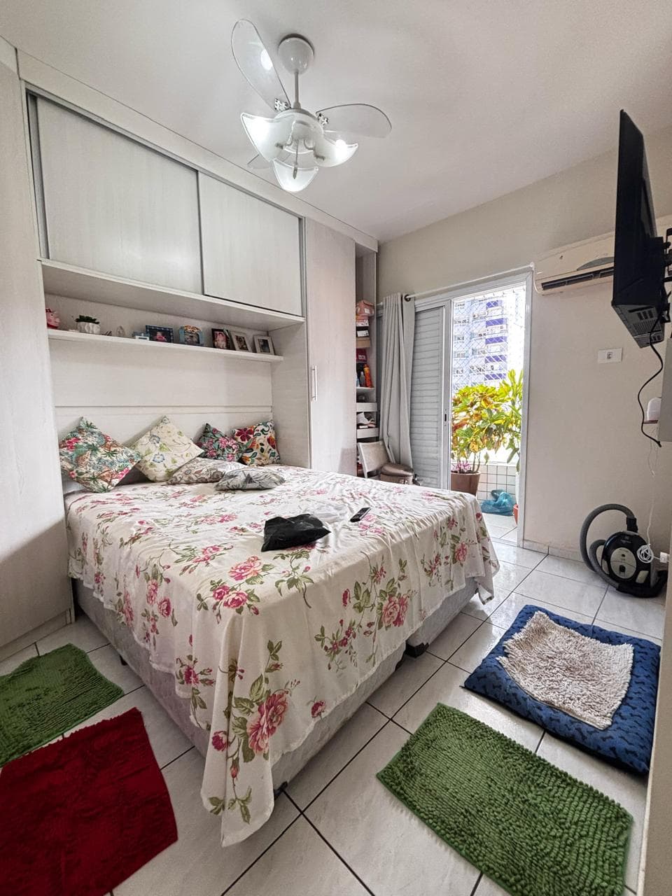 Apartamento à venda no bairro Guilhermina em Praia Grande/SP