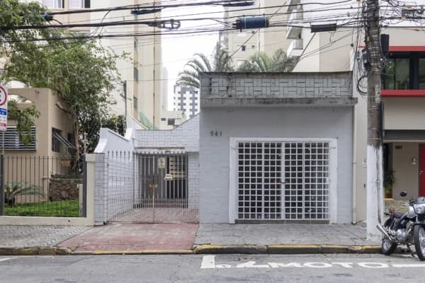 Casa à venda no bairro Indianópolis em São Paulo/SP