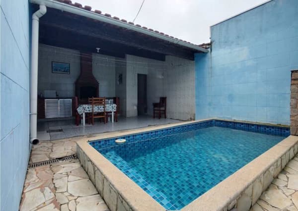 Casa à venda no bairro Maracanã em Praia Grande/SP