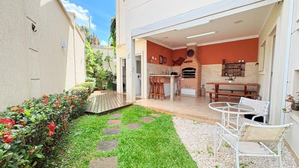 Sobrado à venda no bairro Jardim Regina em São Paulo/SP