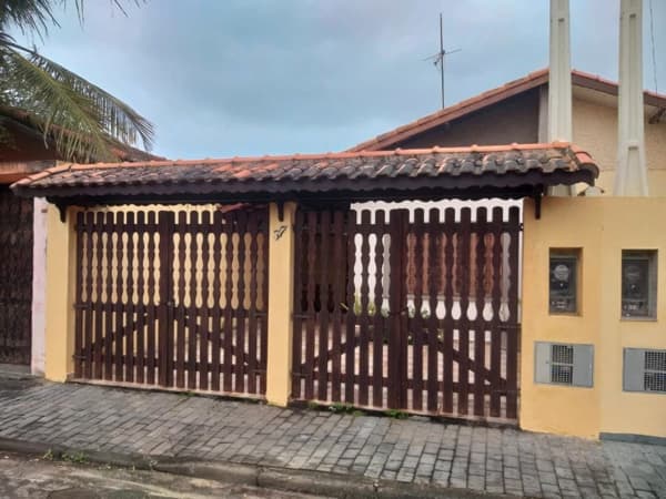 Casa à venda no bairro Jardim Suarão - Praia em Itanhaém/SP
