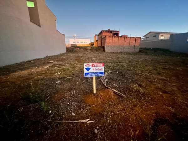 Terreno à venda no bairro Jardim Piratininga em Franca/SP