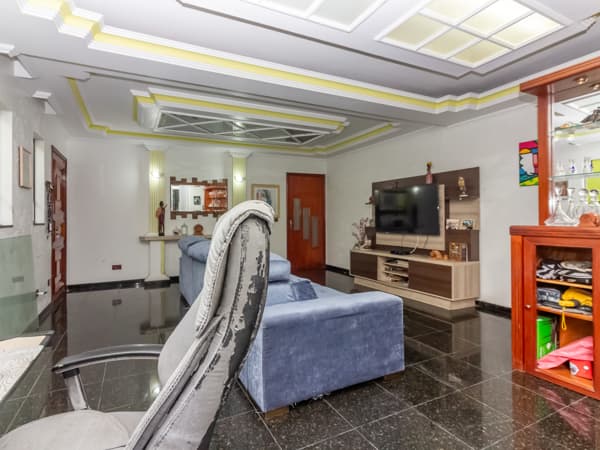 Sobrado à venda no bairro Jardim Pinheiros em São Paulo/SP