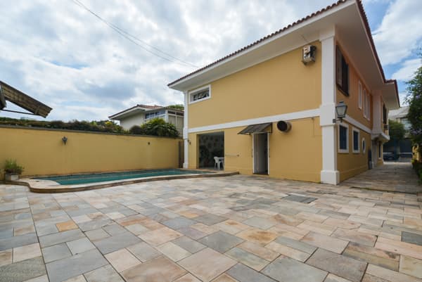 Casa à venda no bairro Jardim Paulista em São Paulo/SP