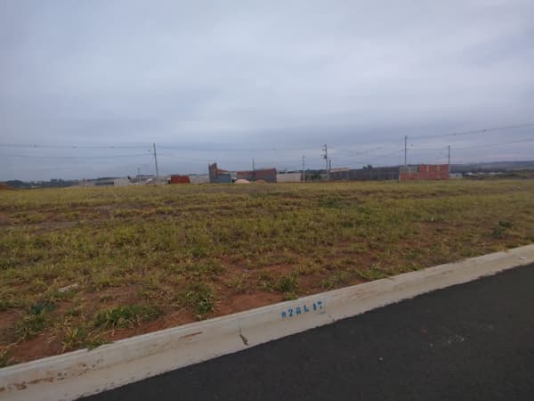 Terreno à venda no bairro Residencial Pouso Alegre em Franca/SP