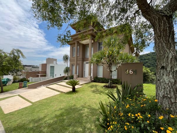 Casa à venda no bairro Alphaville em Santana de Parnaíba/SP