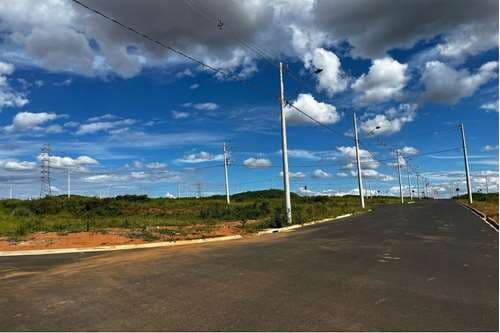Terreno à venda no bairro Residencial Pouso Alegre em Franca/SP