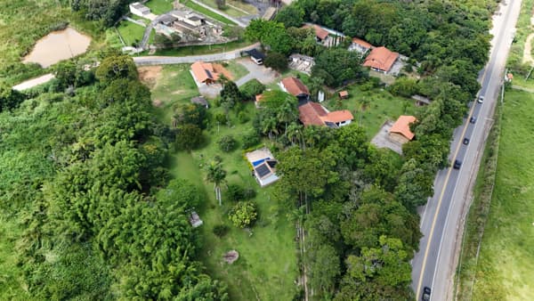 Sítio à venda no bairro Jardim Conceição em São Roque/SP