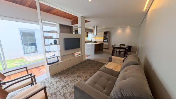 Casa à venda no bairro Jardim Alvorada em Marília/SP