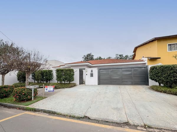 Casa à venda no bairro Nova Jaboticabal em Jaboticabal/SP