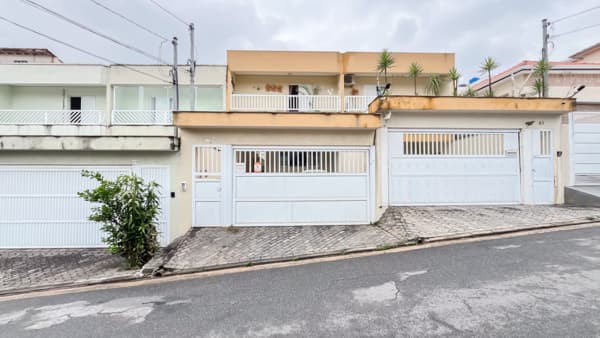 Sobrado à venda no bairro Vila Gumercindo em São Paulo/SP