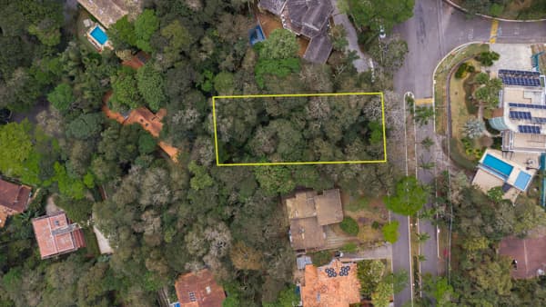 Terreno à venda no bairro Altos de São Fernando em Jandira/SP