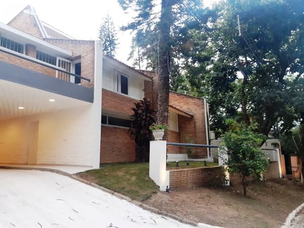 Casa à venda no bairro Altos de São Fernando em Jandira/SP
