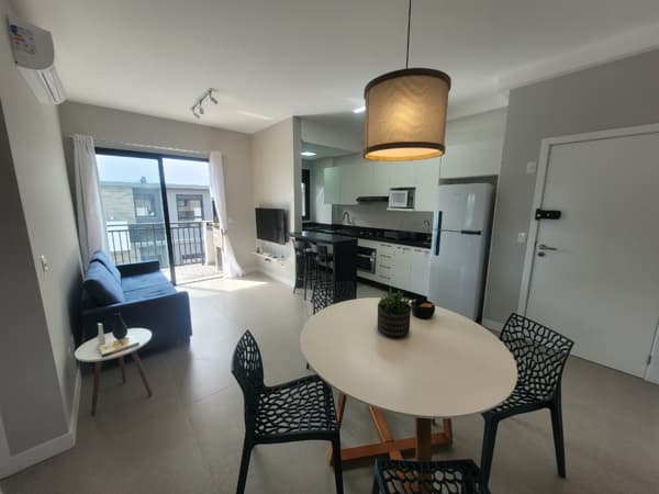 Apartamento à venda no bairro Cachoeira do Bom Jesus em Florianópolis/SC