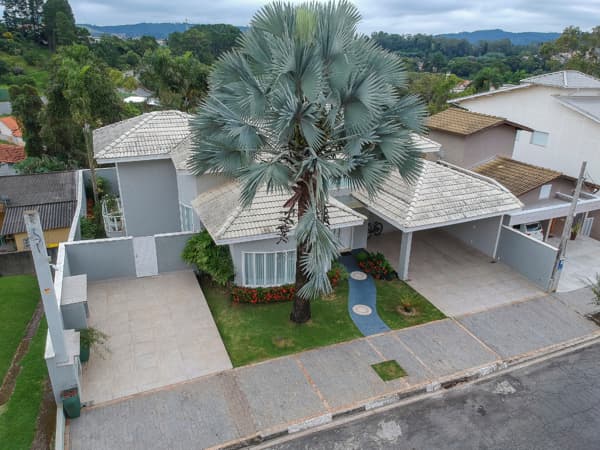 Casa à venda no bairro Vila Borghesi em São Roque/SP