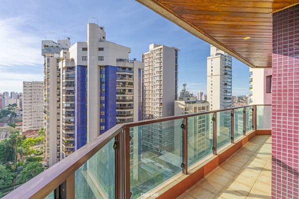Apartamento à venda no bairro Cambuí em Campinas/SP