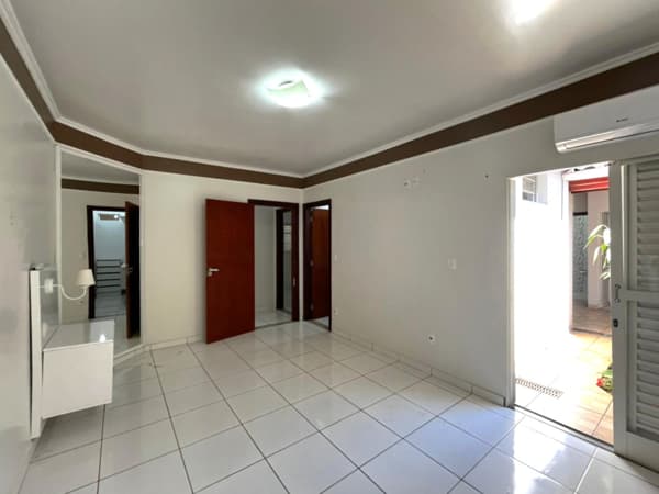 Casa à venda no bairro Residencial José de Carlos em Franca/SP