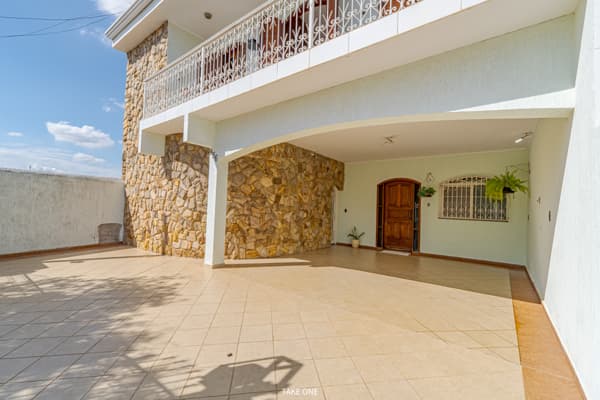 Sobrado à venda no bairro Jardim Nova Europa em Campinas/SP