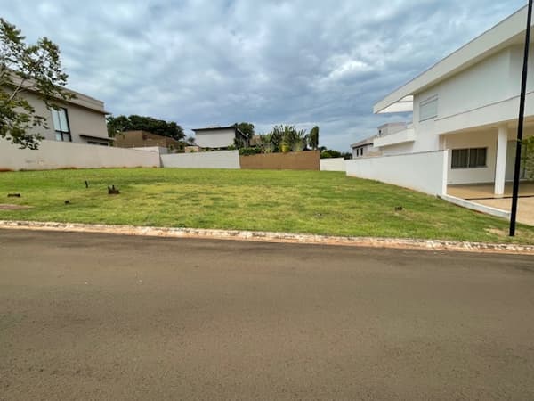 Terreno à venda no bairro Loteamento Santa Luisa em Ribeirão Preto/SP