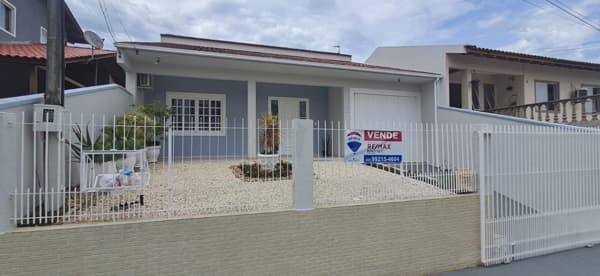 Casa à venda no bairro Forquilhas em São José/SC