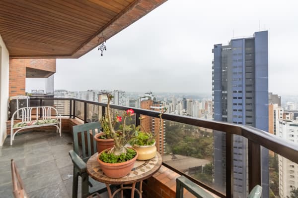 Apartamento à venda no bairro Vila Suzana em São Paulo/SP