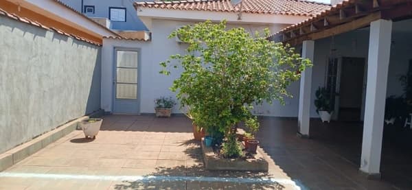 Casa à venda no bairro Parque Residencial Cândido Portinari em Ribeirão Preto/SP