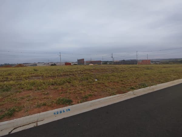 Terreno à venda no bairro Residencial Pouso Alegre em Franca/SP