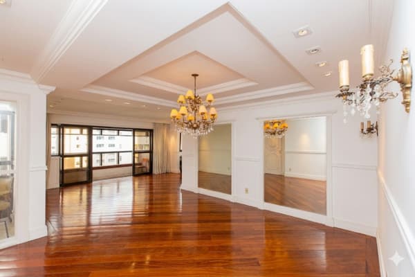Apartamento à venda no bairro Moema em São Paulo/SP