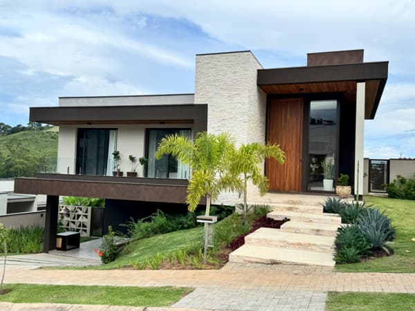 Casa à venda no bairro Monte Alegre em Vinhedo/SP
