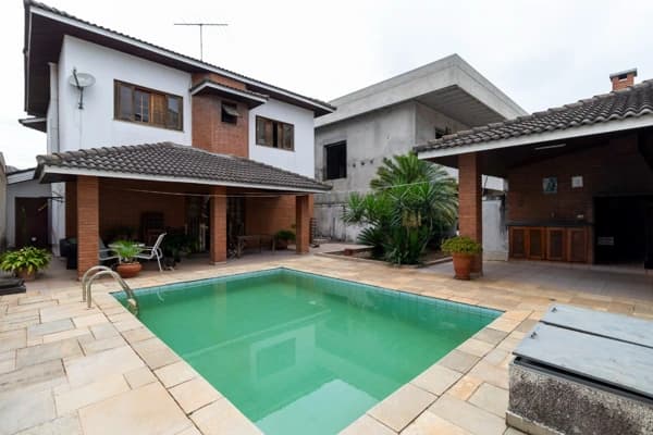 Casa à venda no bairro Morada das Flores (Aldeia da Serra) em Santana de Parnaíba/SP