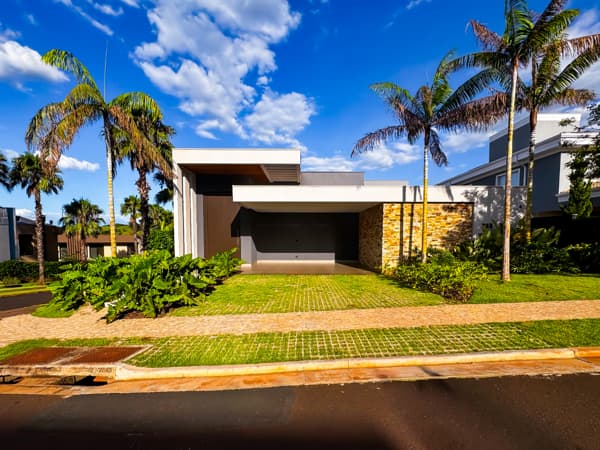 Casa à venda no bairro Residencial e Empresarial Alphaville em Ribeirão Preto/SP