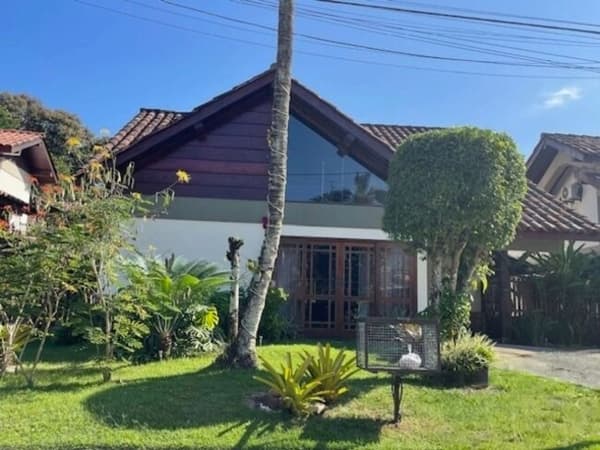 Casa à venda no bairro Riviera em Bertioga/SP
