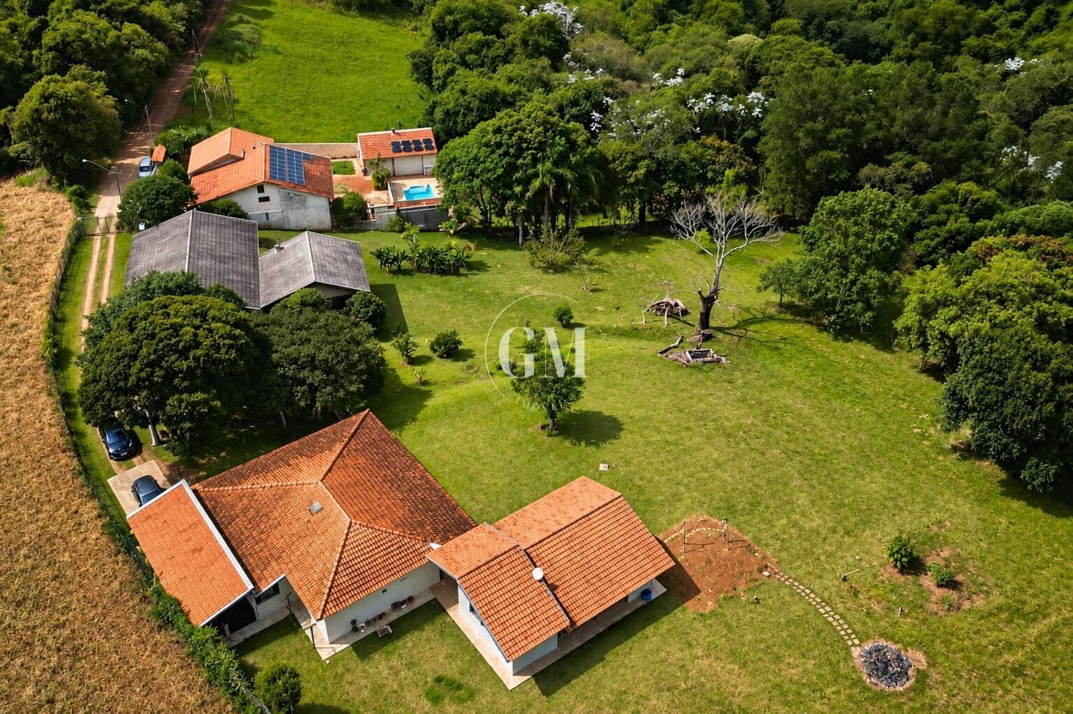 Chácara de Alto Padrão à Venda em Jundiaí | 18.000 m² de Natureza, 3 Casas e Excelente Localização no Bairro Roseira