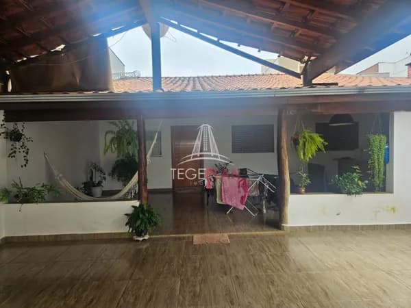 Casa à Venda no Jardim Palermo em Franca SP com 3 dormitórios por apenas R$420 mil.