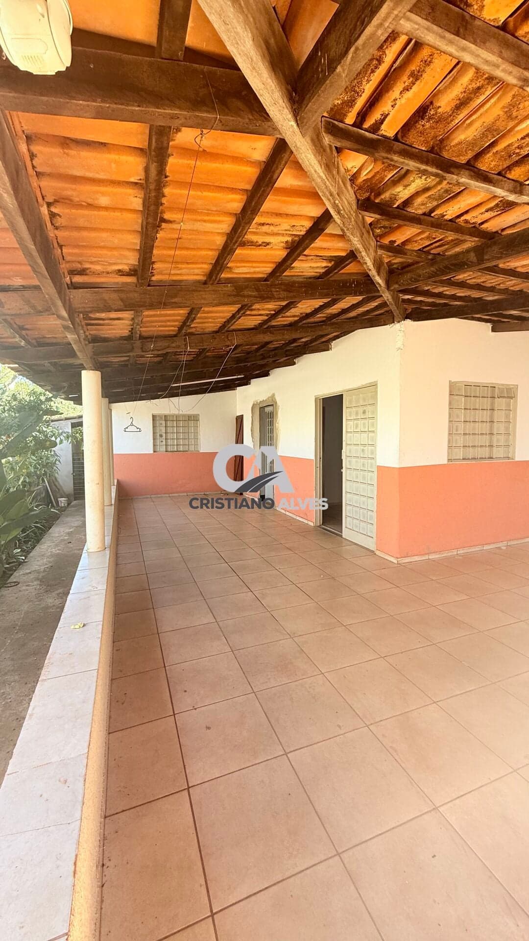 Casa com 02 quartos sozinha no lote setor parque Montreal Próximo do Aparecida Prev e UFG Aparecida, Linha de ônibus, escolas, supermercados,