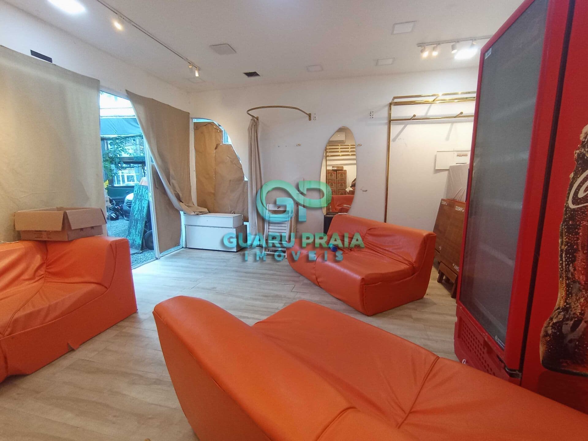 Loja Comercial no Calçadão da Praia de Pitangueiras - Guarujá/SP