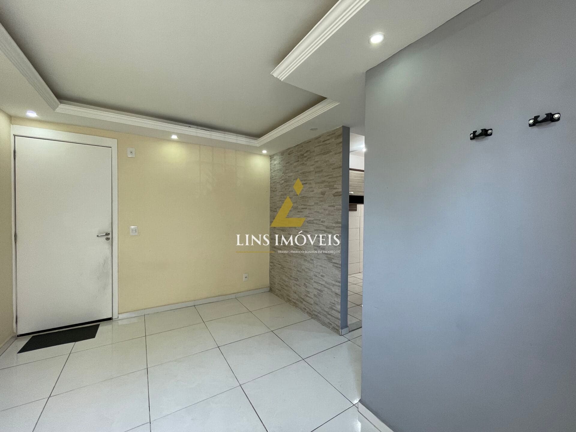 Excelente oportunidade no CONDOMÍNIO COMPLETO ZONA NORTE - Rua Moacir de Almeida, RJ / Apartamento Térreo, Lazer completo - 02 Quartos c/ Vaga de Garagem | 43 m².