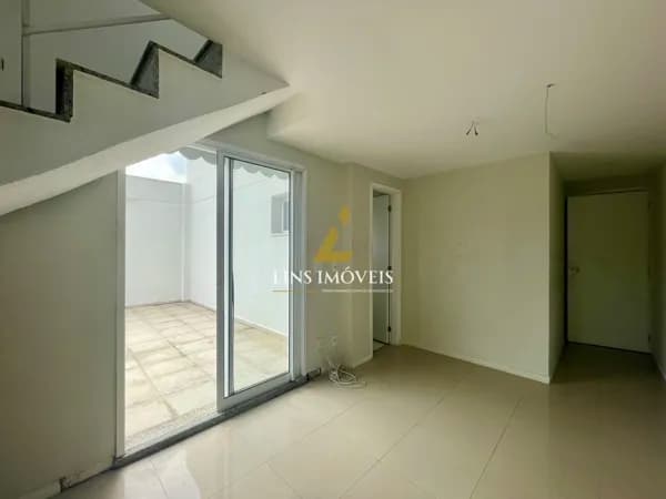 Cobertura à venda no Méier RJ – 2 quartos, 2 vagas, infraestrutura completa – 112m²
