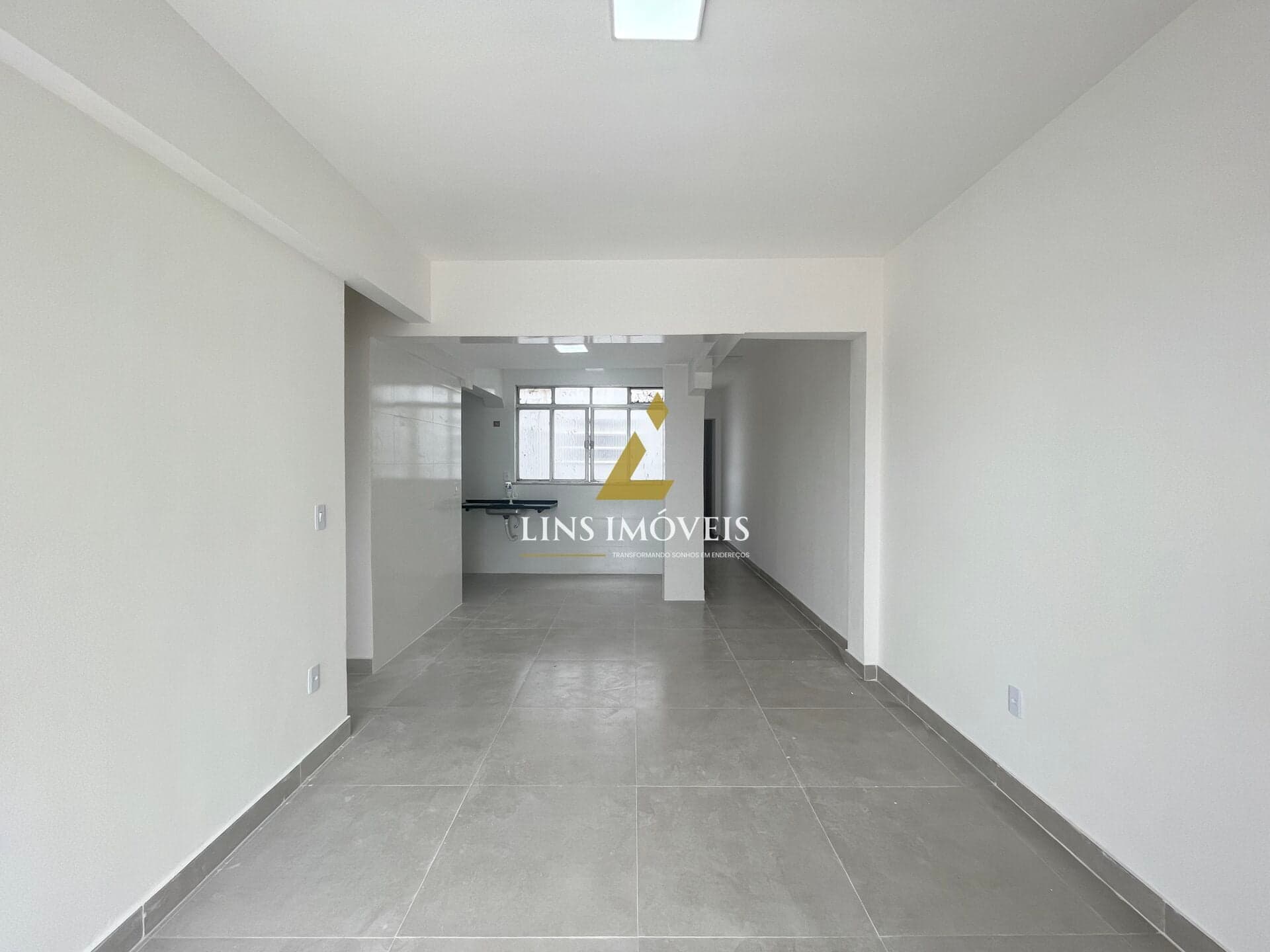 Apartamento à venda, Rua Braulio Muniz, 68m², varanda, vaga de garagem, sol da manhã, R$ 270.000, Abolição, Rio de Janeiro, RJ.