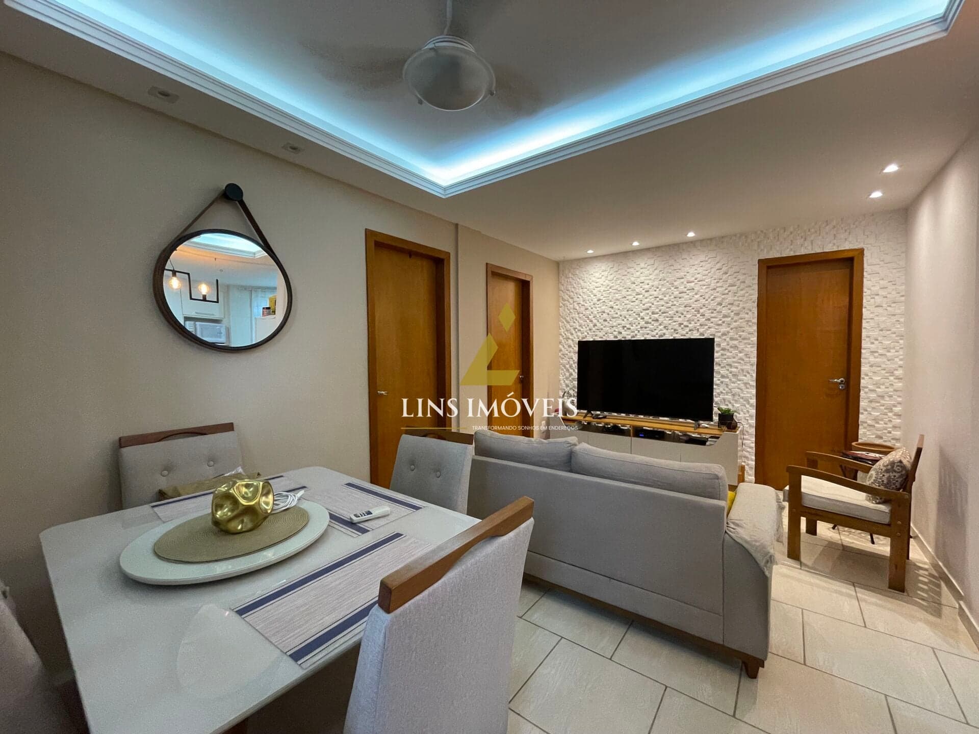 Apartamento à venda na Rua José Domingues | 2 Quartos, Varanda e Aceita Financiamento