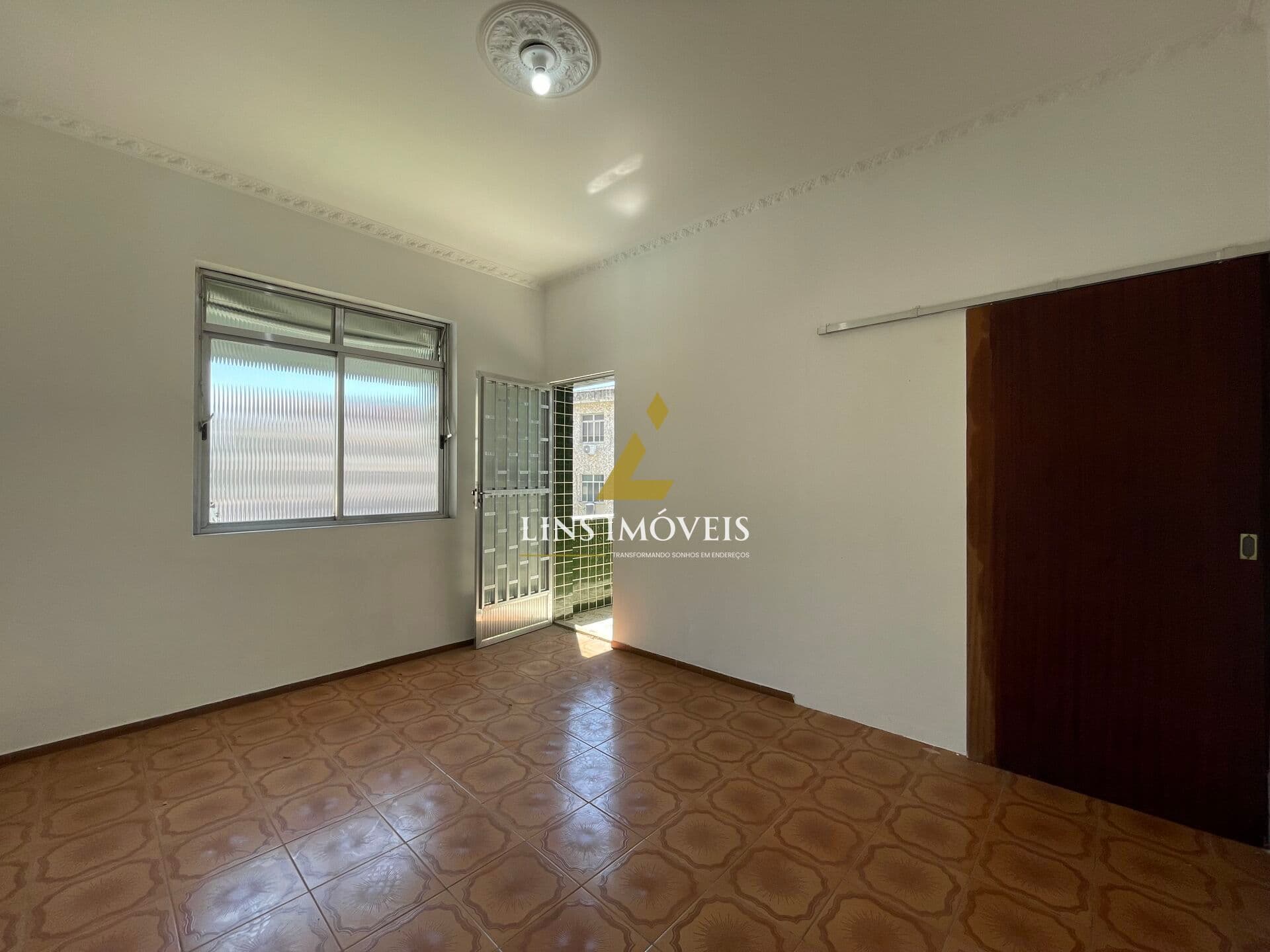 Apartamento à venda, 60m2, R$ 215.000,00, 2 quartos, elevador e portaria 24h, Méier, RJ