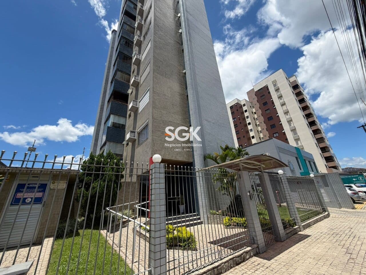 Apartamento semimobiliado com 1 suíte e 2 quartos à venda no Centro de Joinville