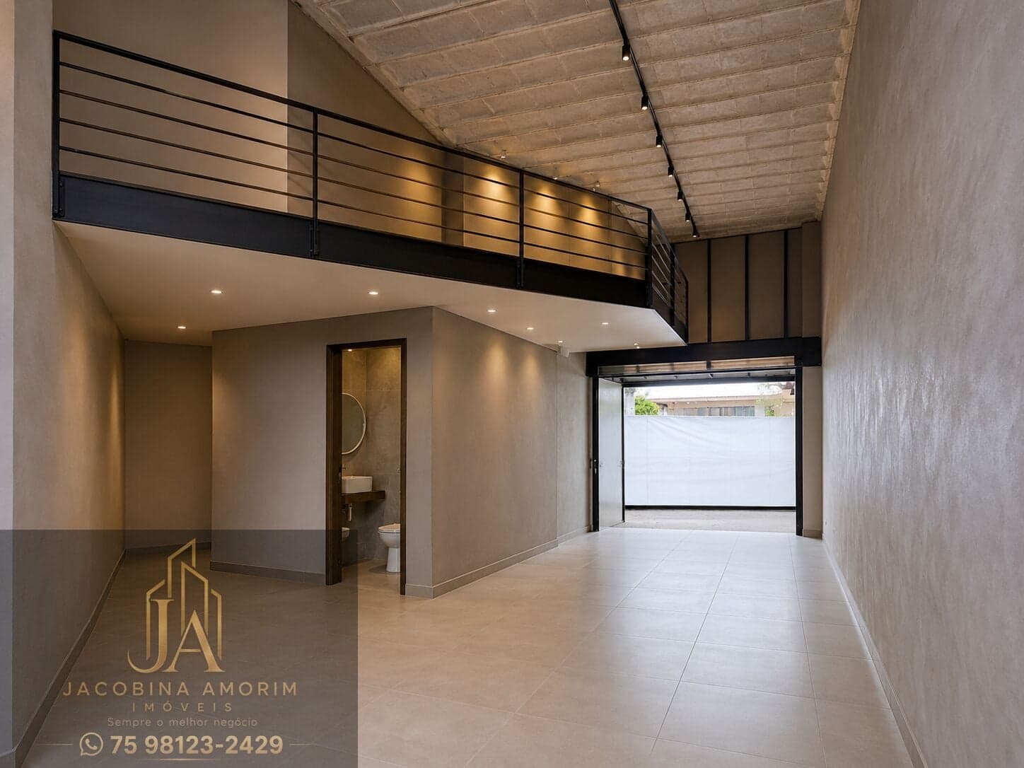 Sala Comercial em Edifício Charmant, Feira de Santana/BA
