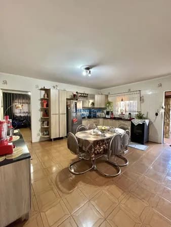 Casa a venda com pequena edícula no bairro Vila Alemã em Rio Claro SP por R$ 420.000,00