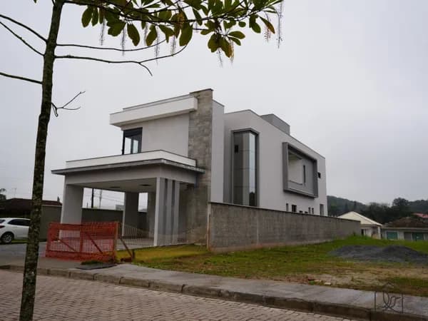 Casa de Condomínio em Joinville - Glória
