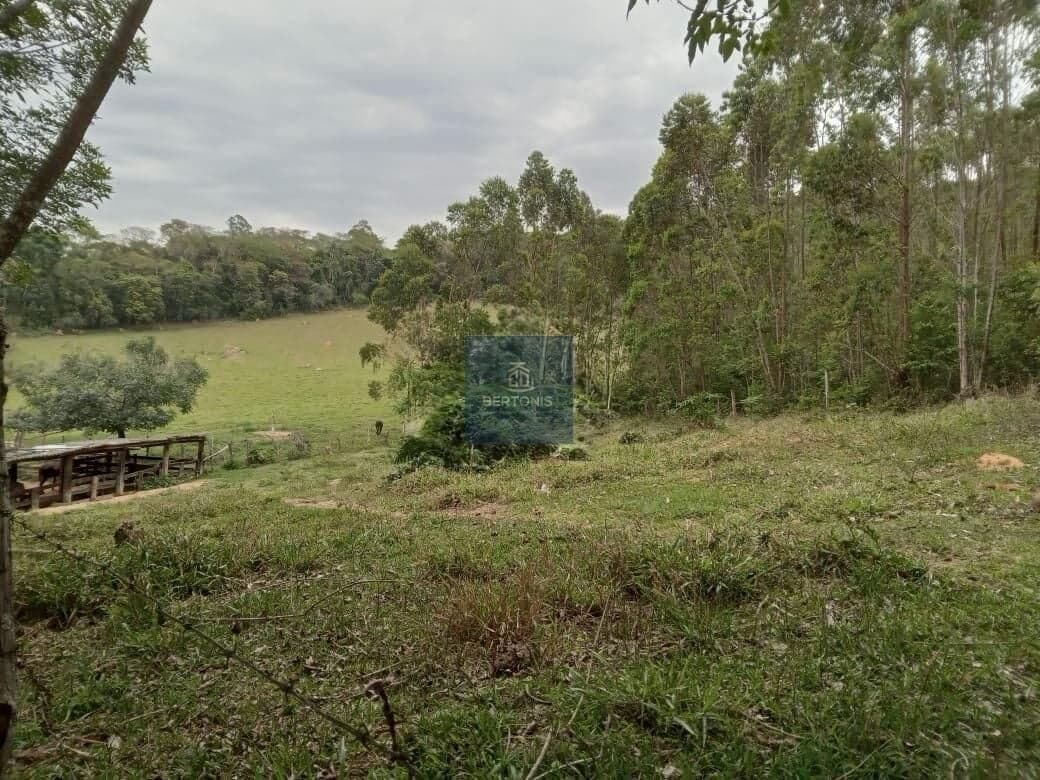 Uma excelente oportunidade para quem busca amplitude, contato com a natureza e investimento seguro, em uma das regiões mais valorizadas de Atibaia, com 5 alqueires, totalizando aproximadamente 121.000 m²!